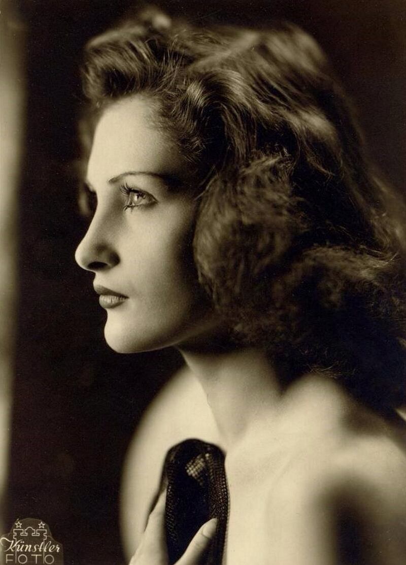 A young Jenny Hiller