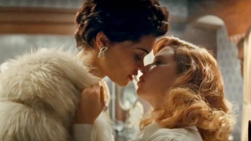 Andra Day and  Natasha Lyonne in The United States vs Billie Holiday