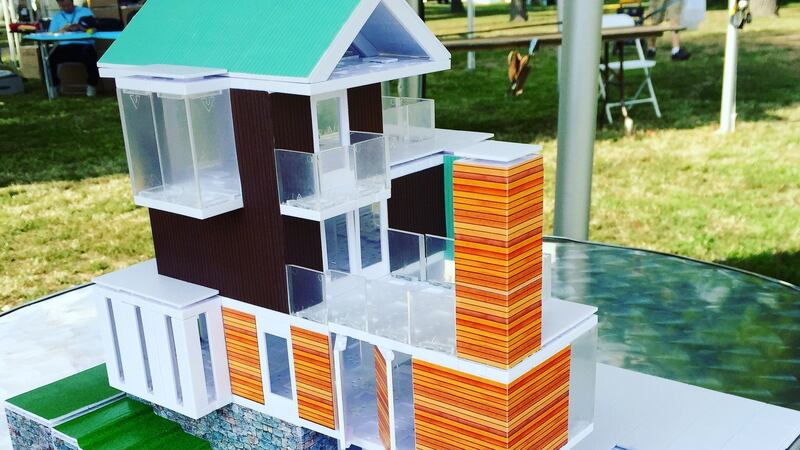 Based on modern panelled building techniques, Arckit - which is already stocked by US toy shops, including Barnes and Noble, uses interconnecting components that allow users to create a vast range of structures.