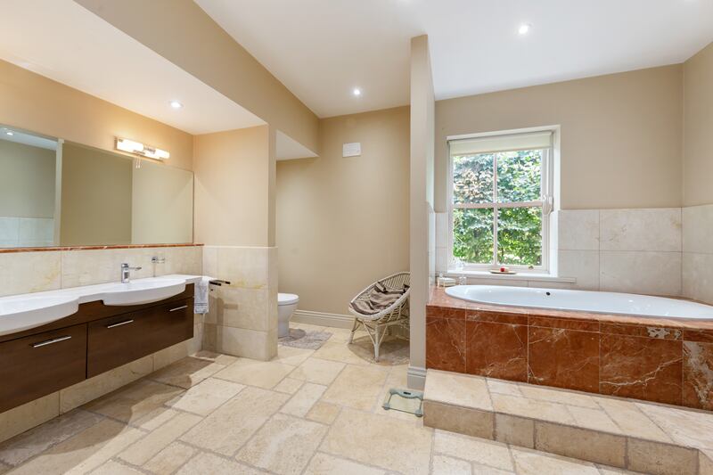 Main bedroom en suite