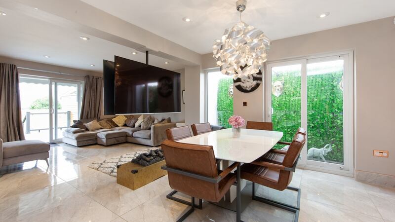 Dual aspect living-dining room