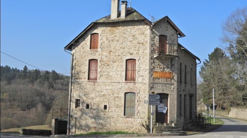 This 200sq m (2,152sq ft) former hotel and restaurant needs a revamp but is full of traditional features in France