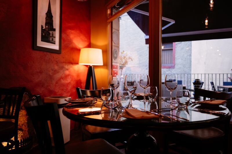 Everett's, Waterford