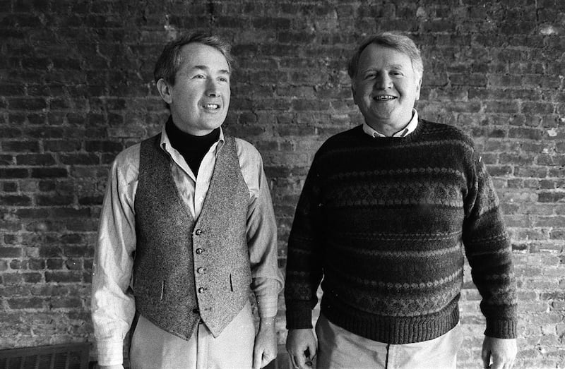 Malachy McCourt, right, and his brother Frank McCourt, the Pulitzer Prize-winning author, in New York in March 1984. Photograph: Keith Meyers/The New York Times
                      