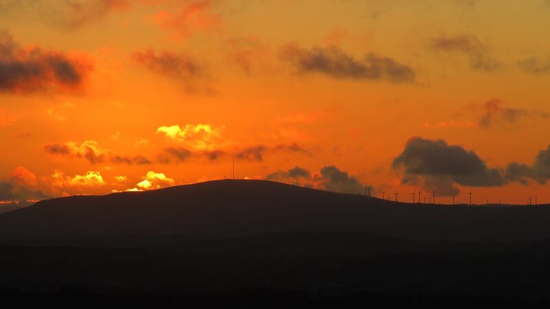 Mt Hilary is a safe spot for a hill walk at night, so I had decided to plan a walk which would involve being on the summit at sunset