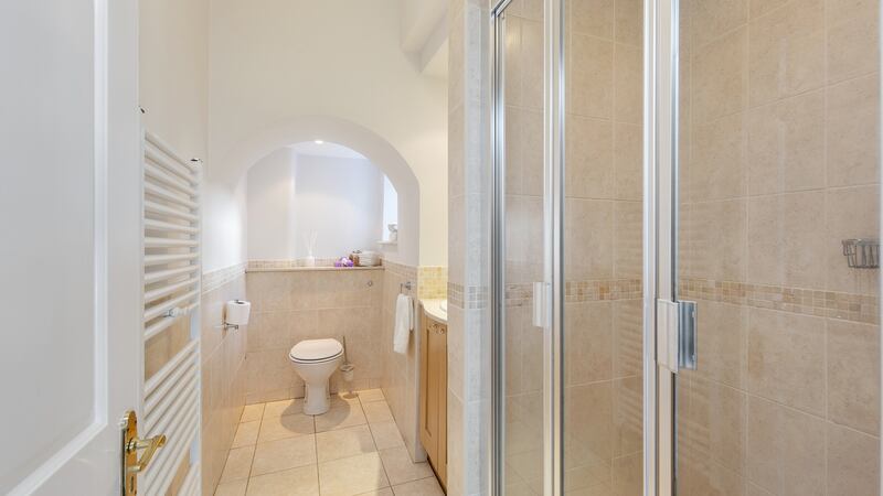 The  bathroom  and   toilet