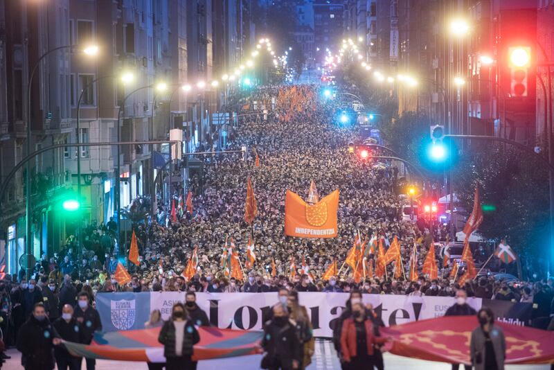 Mórshiúl in 2021 ar son neamhspleáchas Thír na mBascach. Grianghraf: Fernando Gomez/Europa Press via Getty Images