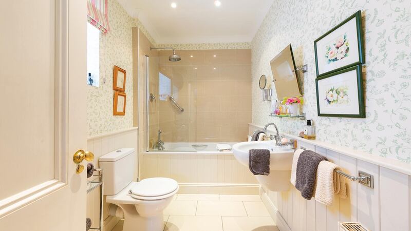Bathroom at 97 Anglesea Road, Dublin 4