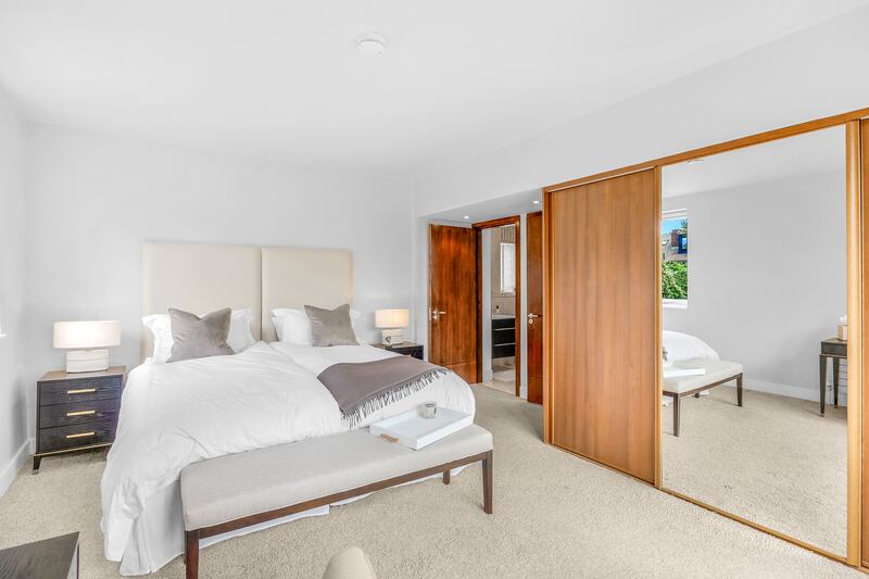 Bedroom with access to roof terrace