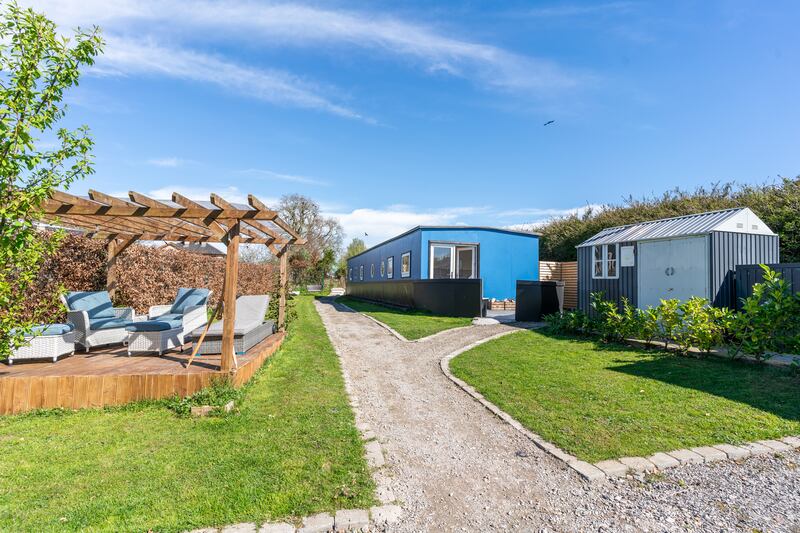 Back garden with pergola