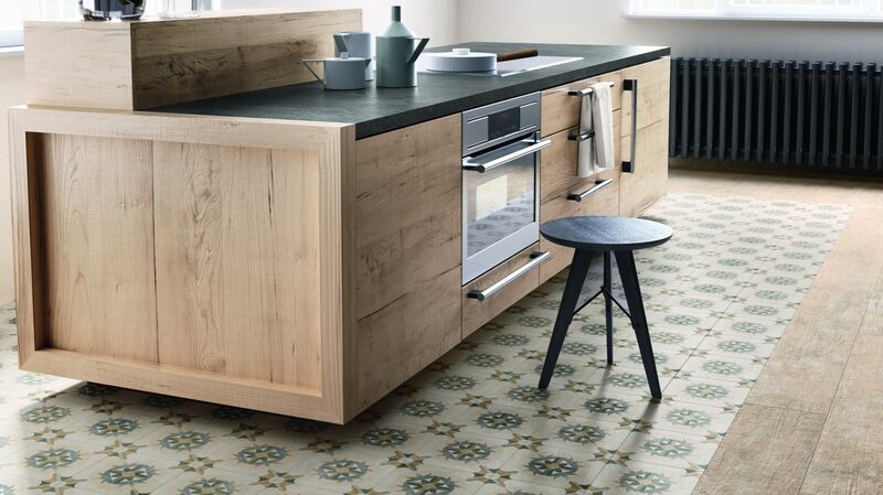 With more integration between the kitchen and living spaces, flooring manufacturers are beginning to offer a more customisable design underfoot.