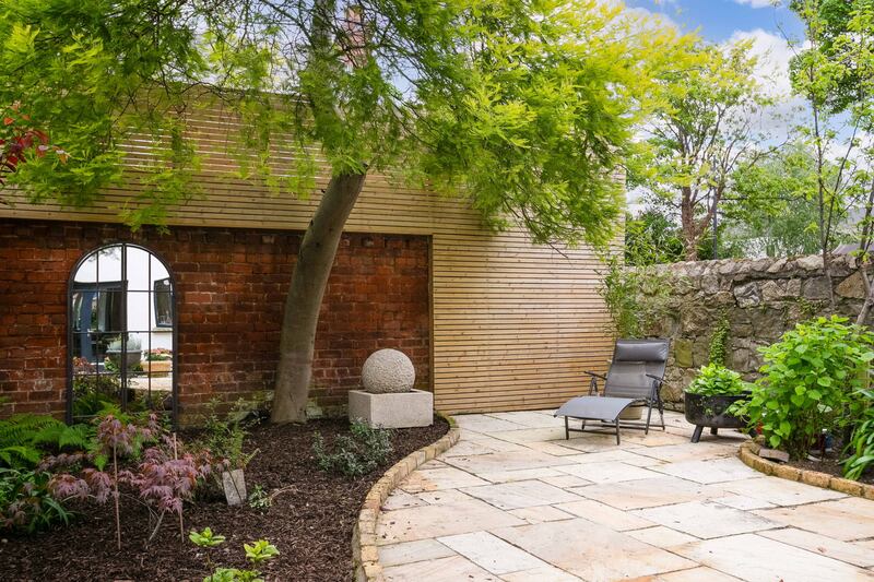 Garden with Simosa tree