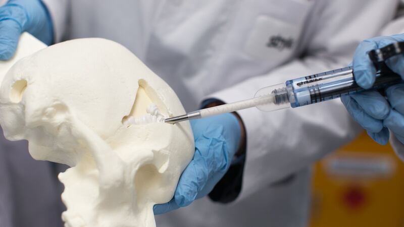 New type of cement  cuts time needed for major orthopaedic operations