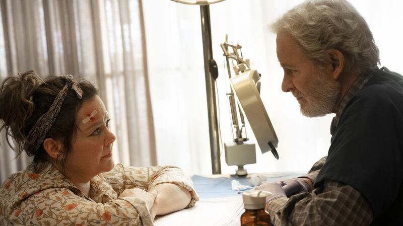 Melissa McCarthy and Kevin Kline in The Starling
