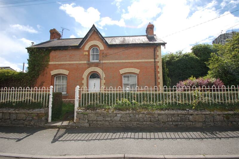 Country: Station Master's House in Ardee