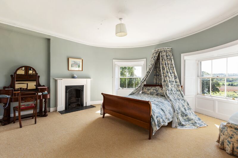 Seven fine bedroom lie in the main house