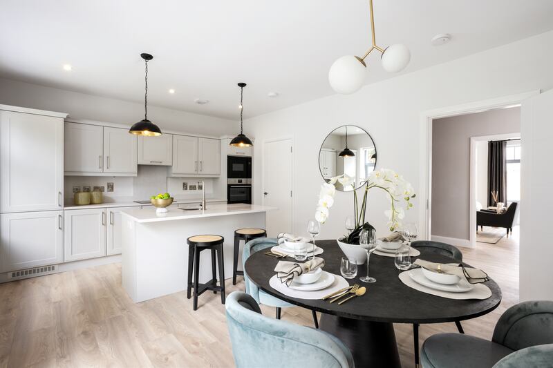 Kitchen and dining area. Photograph: Angela Mujica