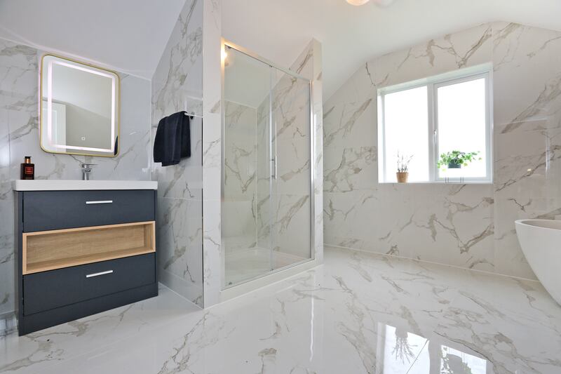 En-suite for the main bedroom