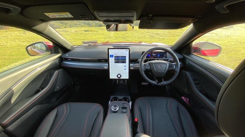 There is no heads-up display, which seems like an omission