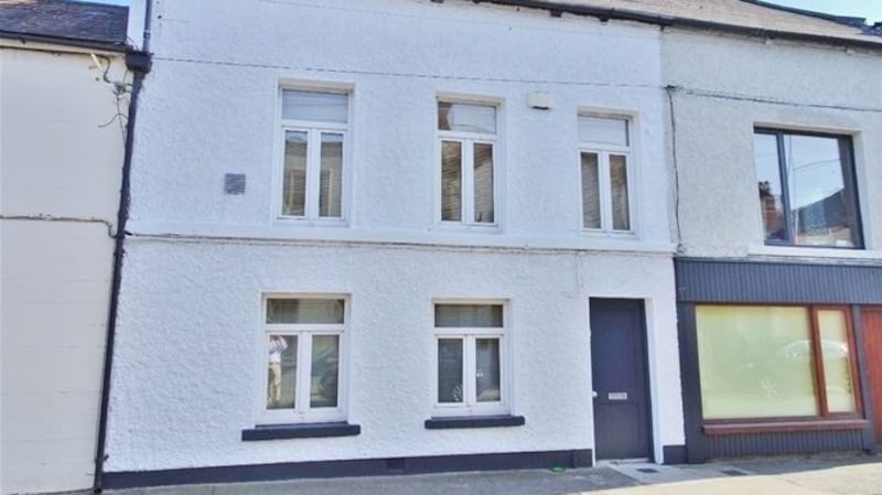 22 Bath St, Irishtown, Dublin 4. Asking price €530,000, dropped to €475,000  in January,  sold for €490,000 in April
