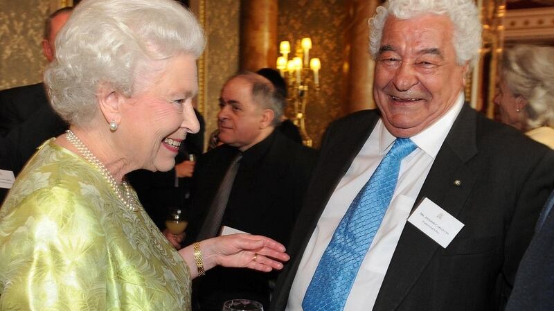 Meeting Queen Elisabeth in 2008. Photograph: Fiona Hanson/PA Wire