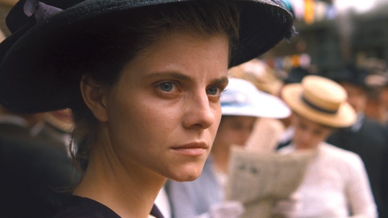 Juli Jakab in Sunset