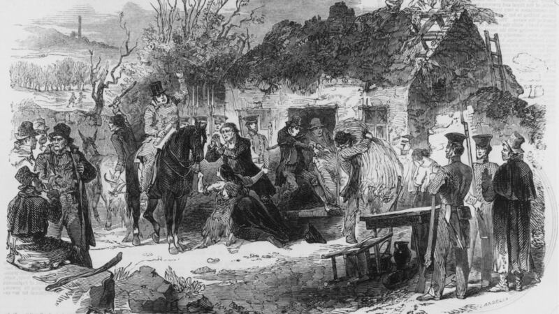  ‘Nach mór an trua clanna Gael ag iarraidh saoirse mar dhéirc ina dtalamh dílis féin.’ Grianghraph:   Illustrated London News/Hulton Archive/Getty Images