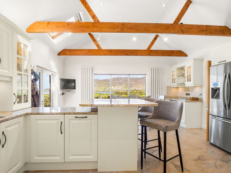 Inish Reach: Kitchen