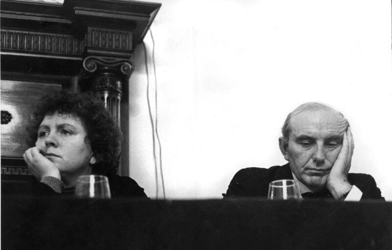 Nell McCafferty and senator Patrick Cooney at a meeting of the insurance Institute of Dublin's Discussion Circle in 1977.  Photographer: Tom Lawlor