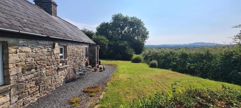 Crab Apple Cottage, Bohey, Drumlish, Co Leitrim: has a small orchard, from which it takes its name.