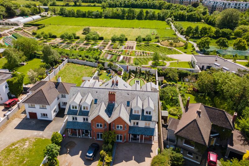 Winterberry backs on to Airfield Estate farm and gardens