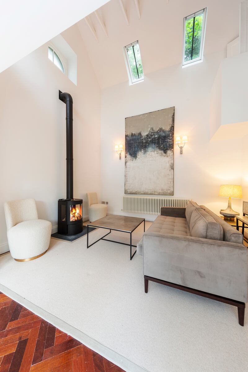 Coach house livingroom