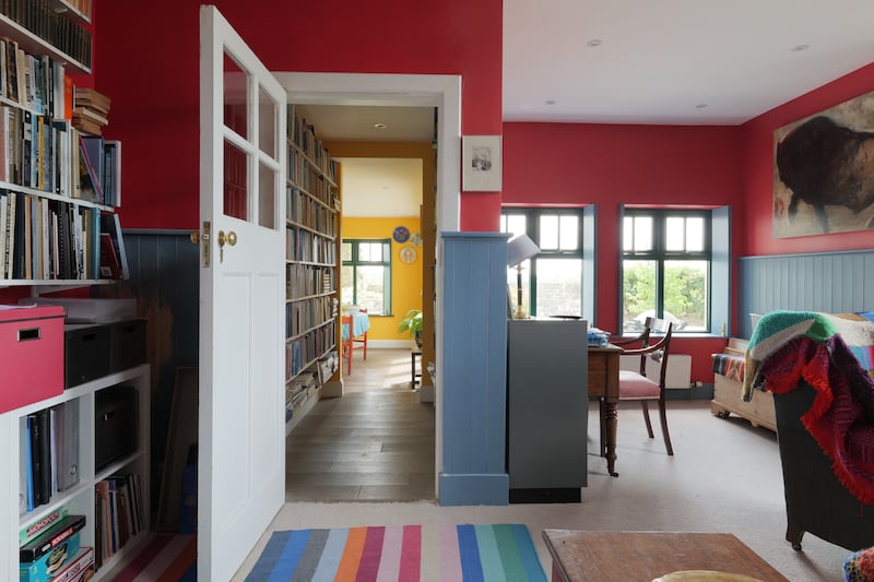 A second livingroom off the hallway