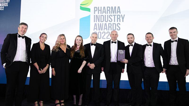 Seamus Keane, Industry Champion – Healthcare, Kuehne+Nagel, presents the Biopharma Company of the Year award to the Pfizer Ireland team.