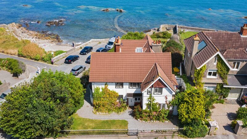 Carrig na Chattan, Mornington Avenue, Sandycove Point, Sandycove, Co Dublin