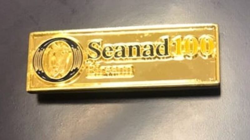 Seanad commemoration pin issued by Ceann Comhairle
