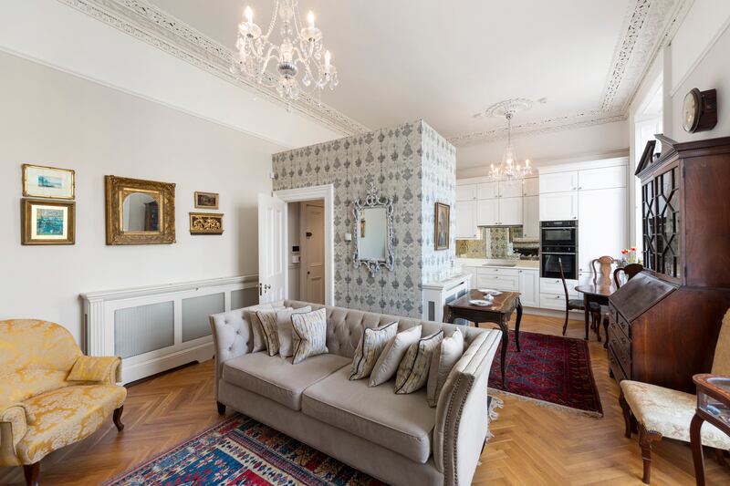 Livingroom/kitchen/dining area