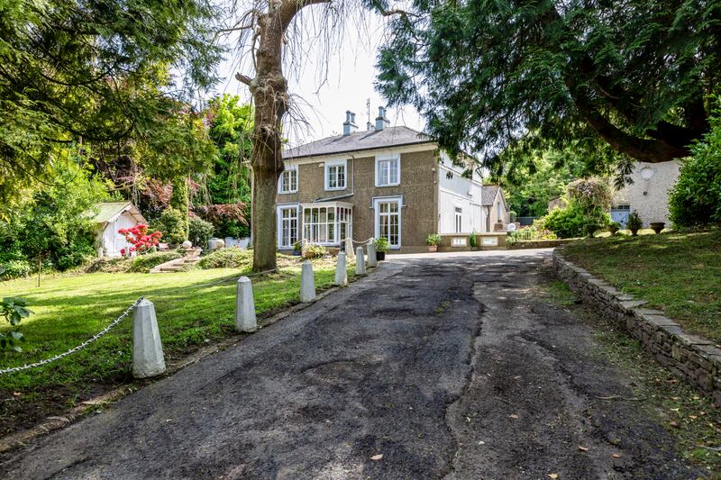 Farnogue House, Wexford Town, Co Wexford, has a number of outbuildings and a sand arena.