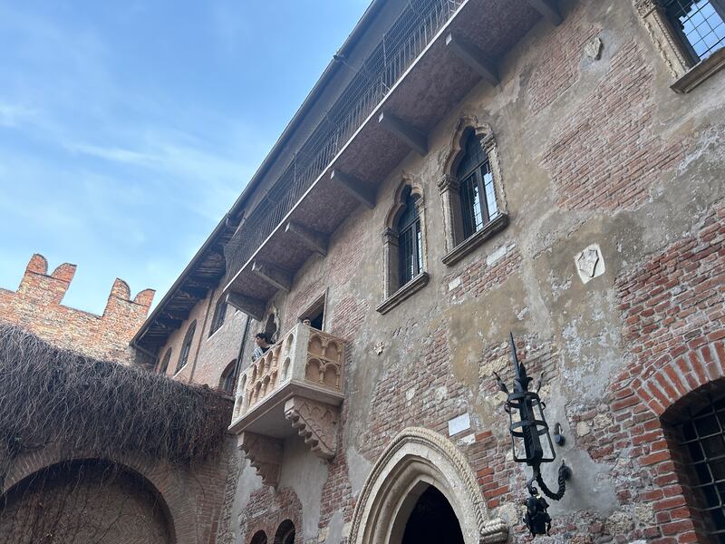 Casa di Giulietta, Verona, is set in a little courtyard off Via Cappello, once the home of the Cappello family who it is said inspired the idea of the Capulets