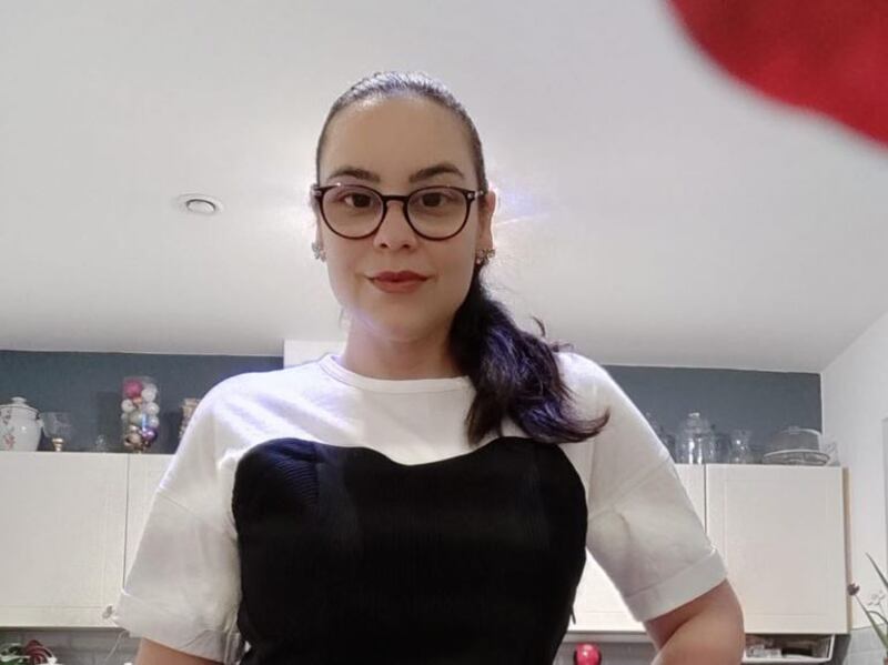 Raíra Lopes (33) weighed 94kg before surgery. Six months later, she is 76kg. 