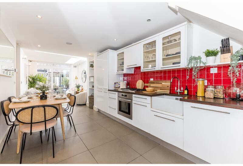 Kitchen dining space
