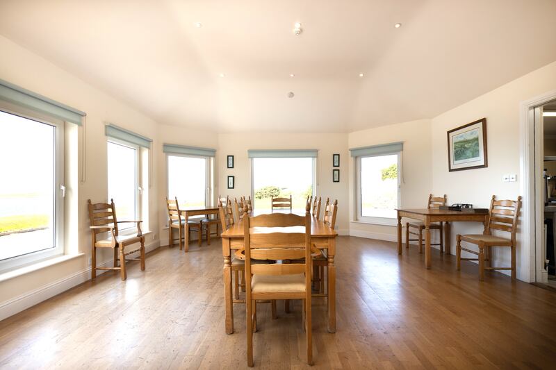 The dining room is triple aspect