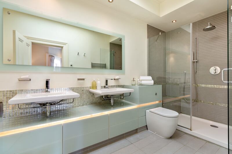 Main bedroom en suite