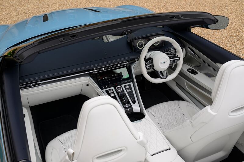 Aston Martin DB12 Volante