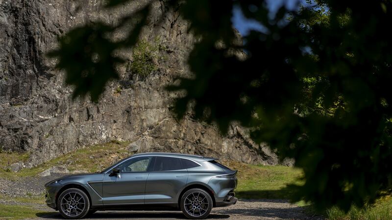 The Aston DBX’s chassis is bespoke, a mixture of aluminium and carbon fibre directly related to that of the DB11 coupe and the Vantage sports car.