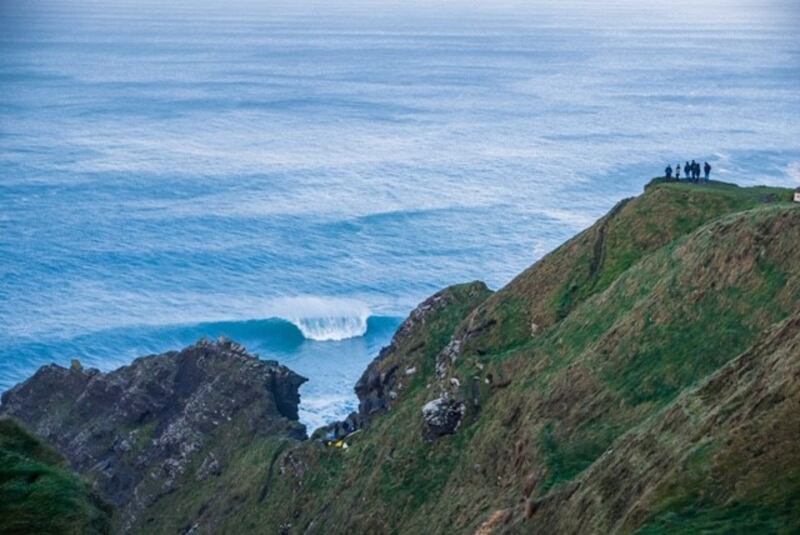 9.40am, November 18th: the day brought some amazing waves. Surfers check the wave they call Aileen’s, while other get changed into wetsuits half way down the goats’ trail.