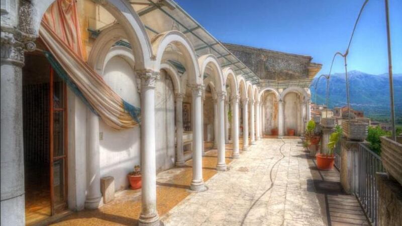 €370,000: Alvito palazzo