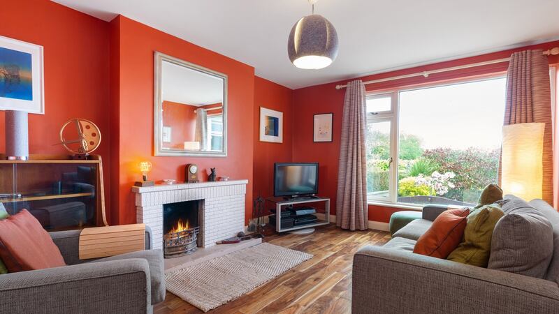 Livingroom to the front