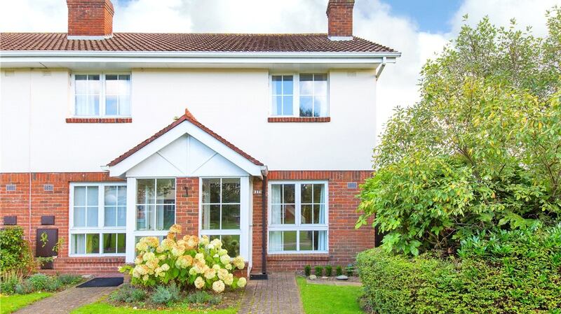 17 Castlelands Grove, Hyde Road, Dalkey, Co Dublin