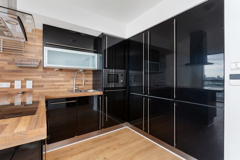 High gloss black kitchen